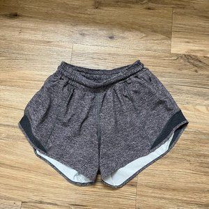 Lululemon Hotty Hot Low-Rise Lined Short 4" Size 4